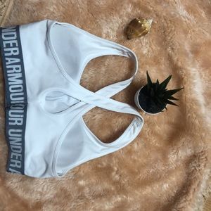 Women’s underarmour mid crossback sports bra color:white size s